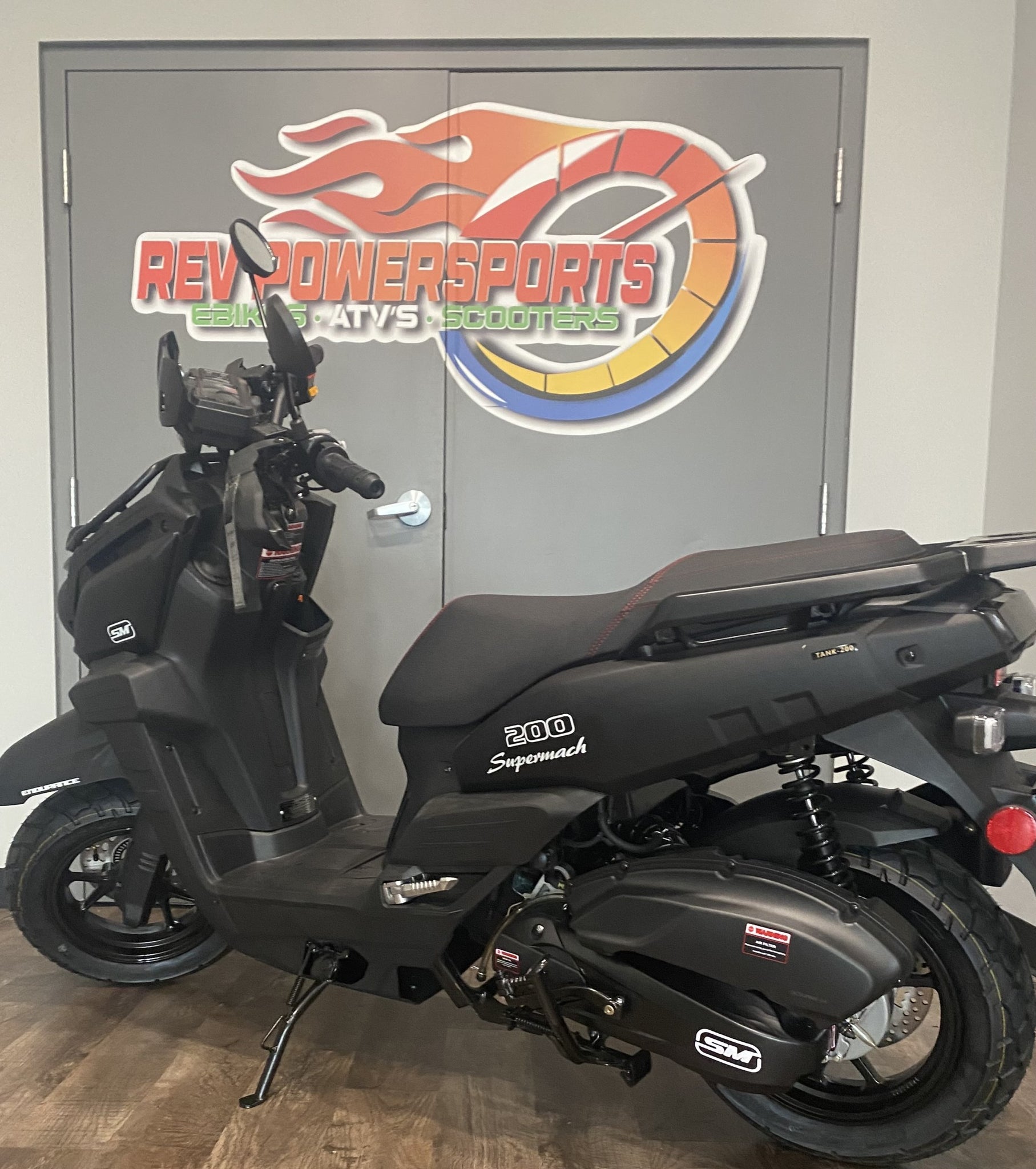 Motor Scooter - 168cc - Black Tank 200